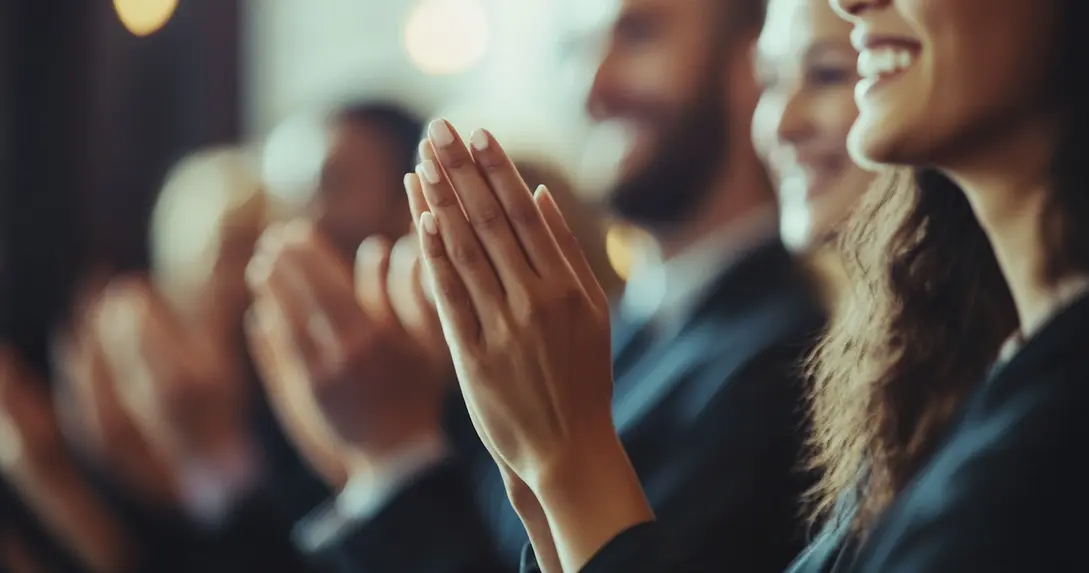 Réunion d’une association dans une salle municipale
